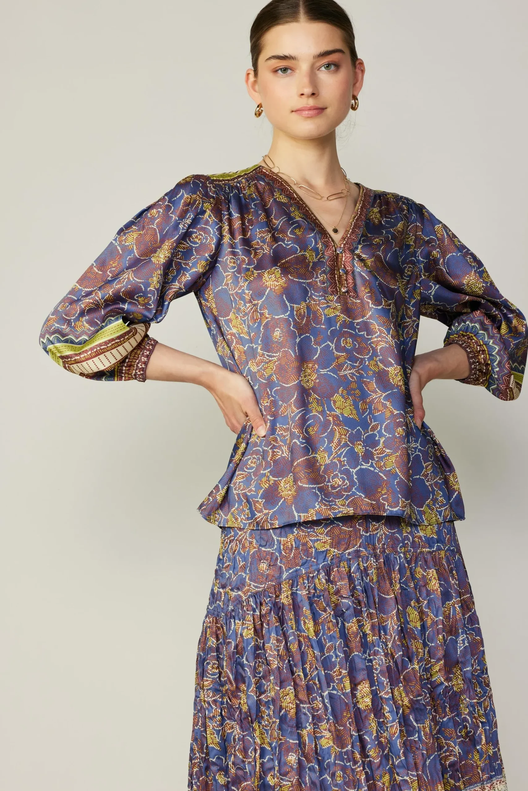Fashion Floral Border Print Top Women Long Sleeve Tops