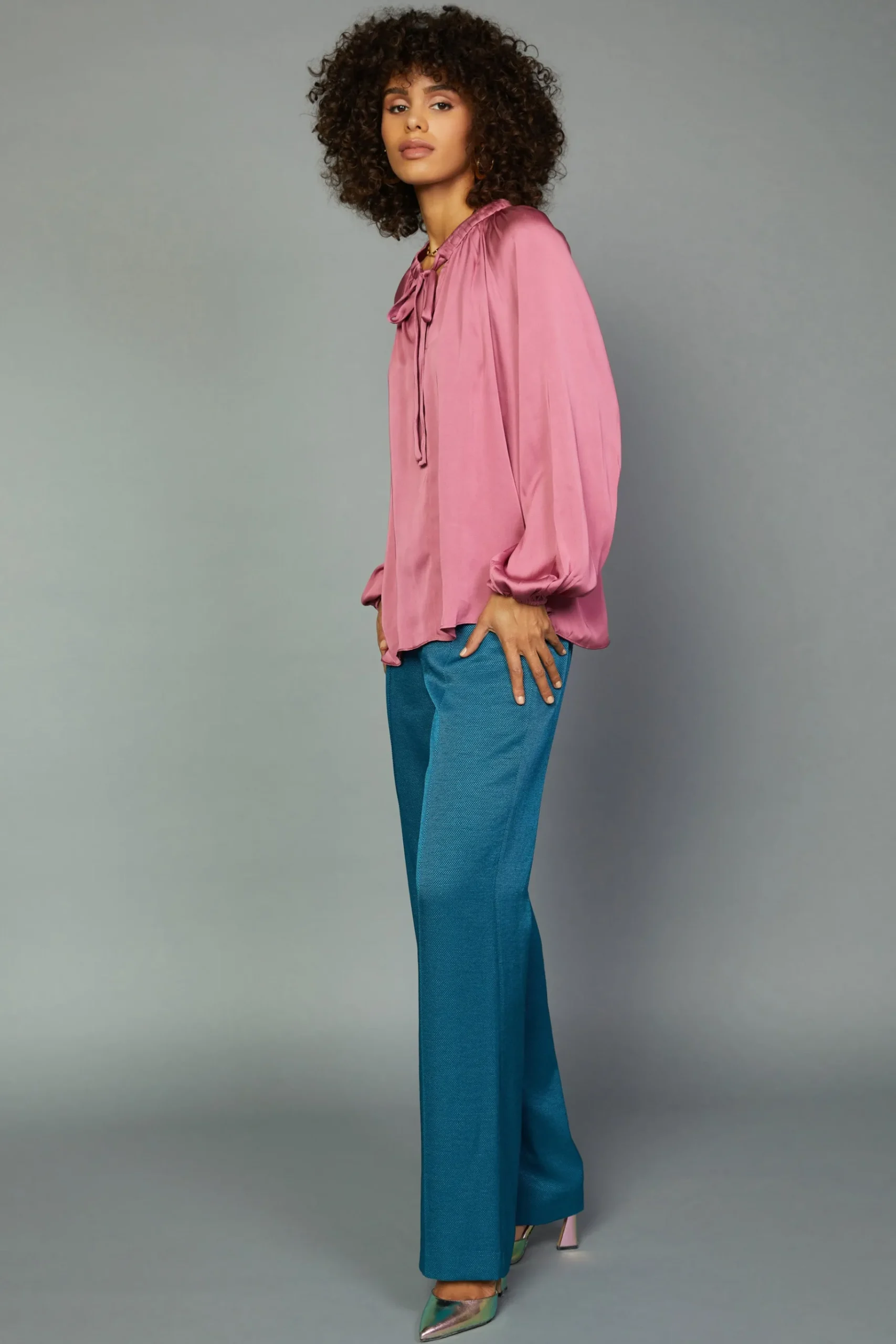 Fashion Gathered Bow Tie Blouse Women Long Sleeve Tops