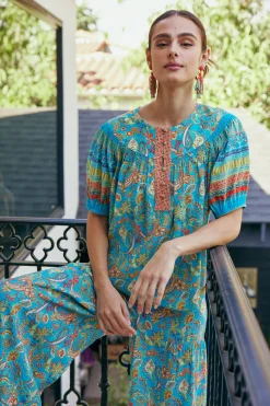 New Paisley Border Print Top Women Short Sleeve Tops