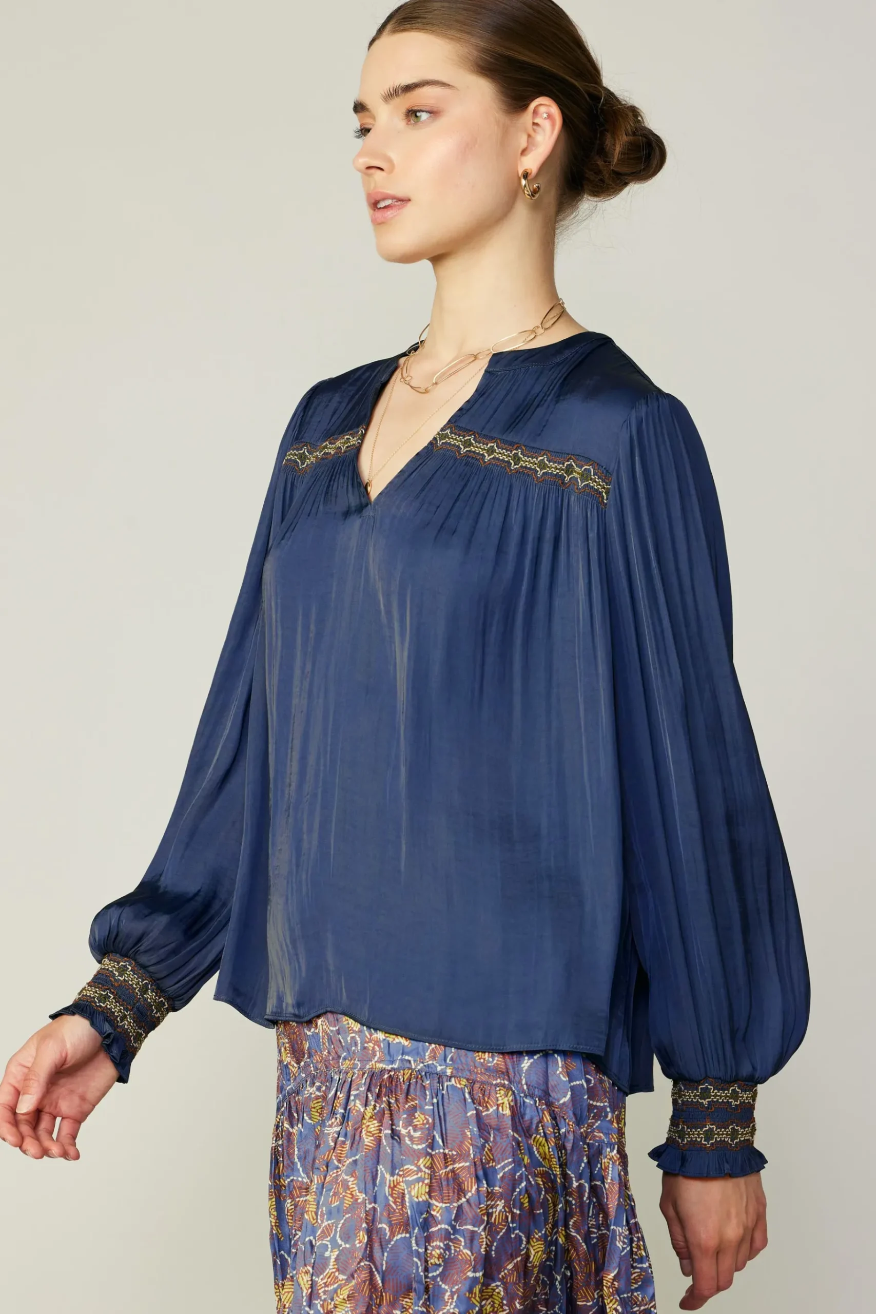 New Santa Fe Embroidered Blouse Women Long Sleeve Tops