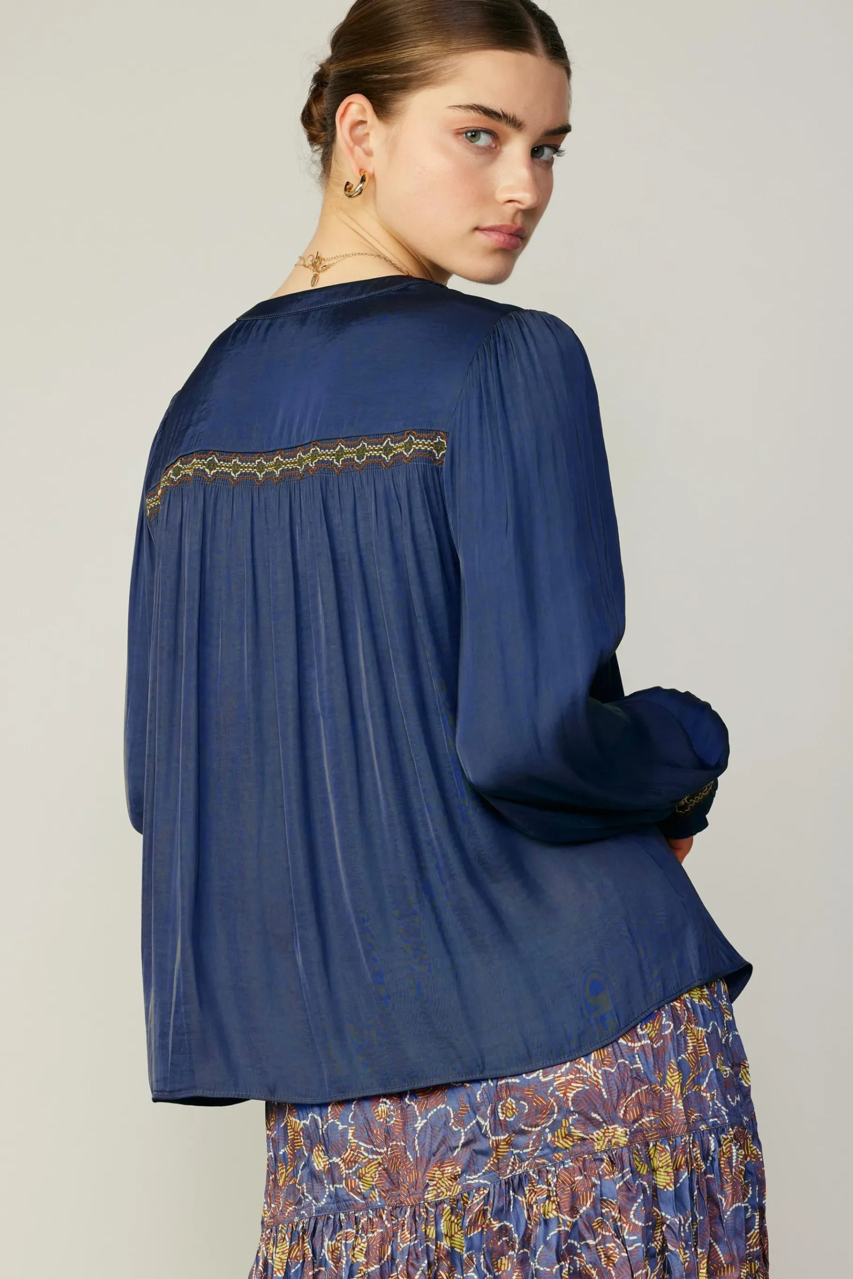 New Santa Fe Embroidered Blouse Women Long Sleeve Tops